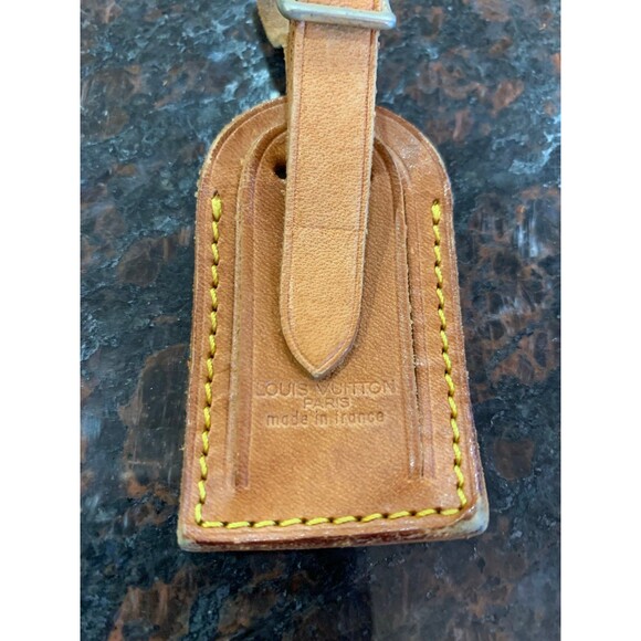 Louis Vuitton LV Luggage Tag SMALL SIZE listing #36 - Picture 3 of 11
